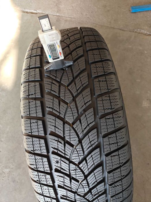 2шт. R18 215 55 шини зимові Goodyear Ultra Grip Performance SUV