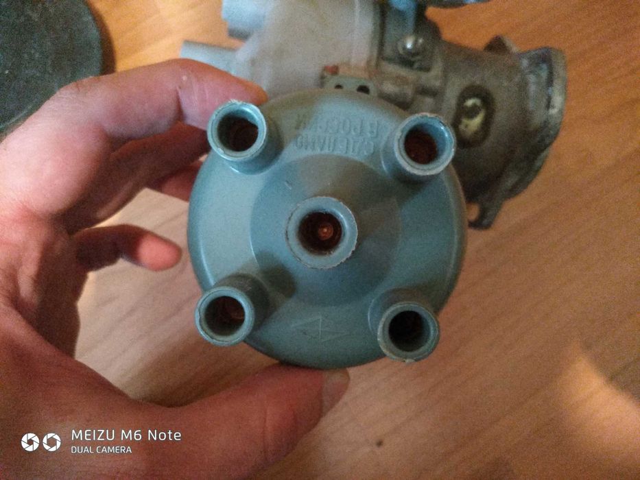 Крышка распределителя трамблера ВАЗ 2109