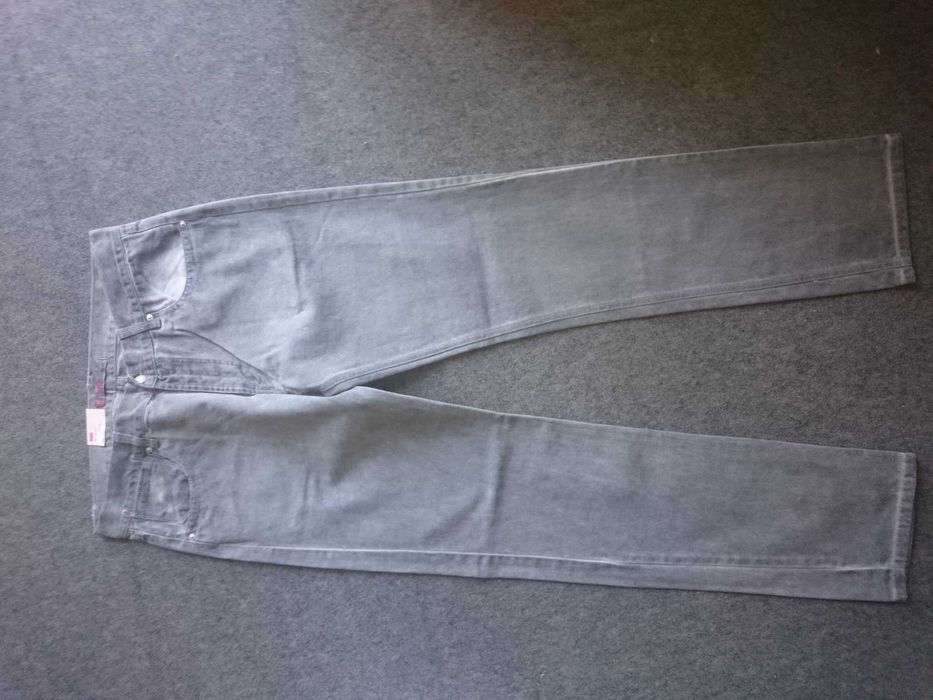 Jeans Lewis preatas/cinza