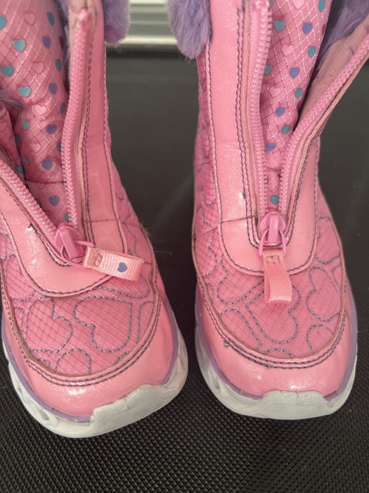 Sniegowce skechers ze swiecaca podeszwa rozm 26