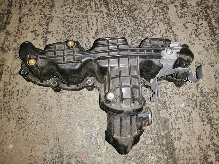 Коллектор впускний 03L129711AL 1.6 tdi CAY VW jetta golf Skoda octavia