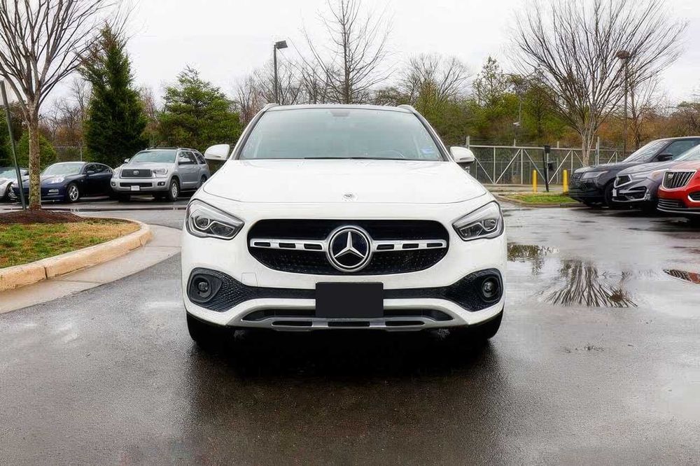 Mercedes-Benz GLA 250 4MATIC      2021
