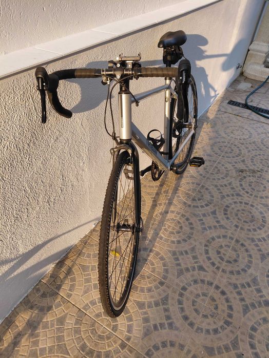 Bicicleta Estrada Triban RC100 + Capacete e Acessórios