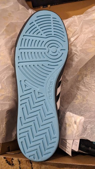 Adidas Nora 44(9 1/2)