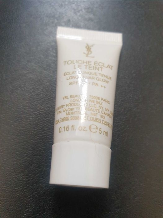 YSL Touche Eclat le Teint SPF22 podkład dla skóry wrażliwej