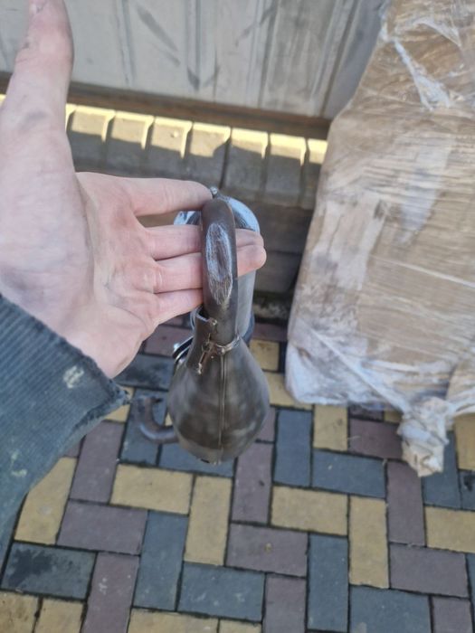 Вихлопна труба на діо 34 лео тт