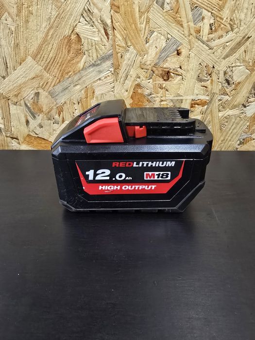 Аккумулятор Milwaukee M18 12A 2023року