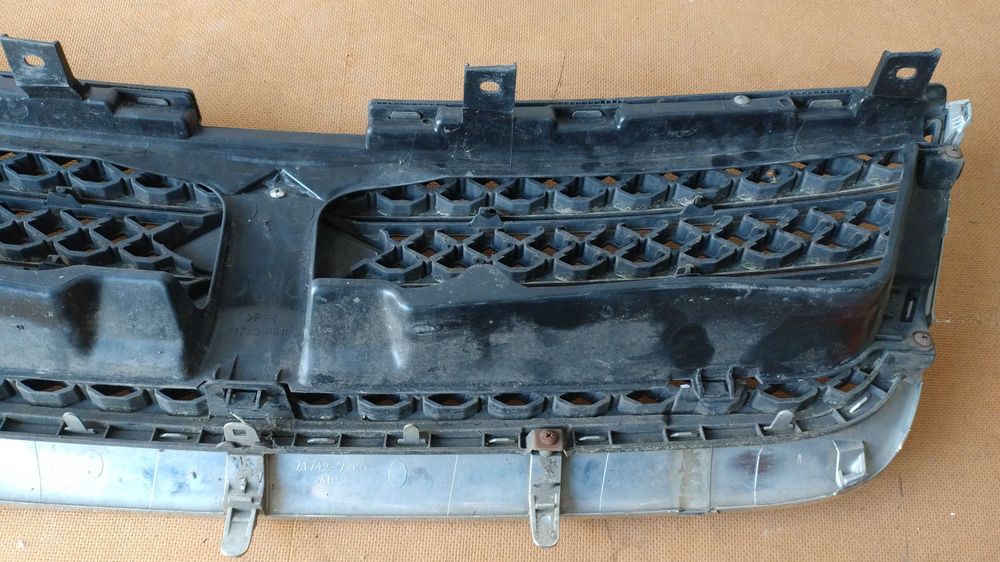 Atrapa Chłodnicy Grill Suzuki Grand Vitara II Lift 2008-12