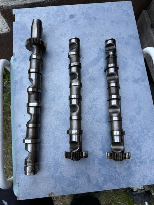 Wałek rozrządu Audi A6 2.5 tdi Bdg oryginał