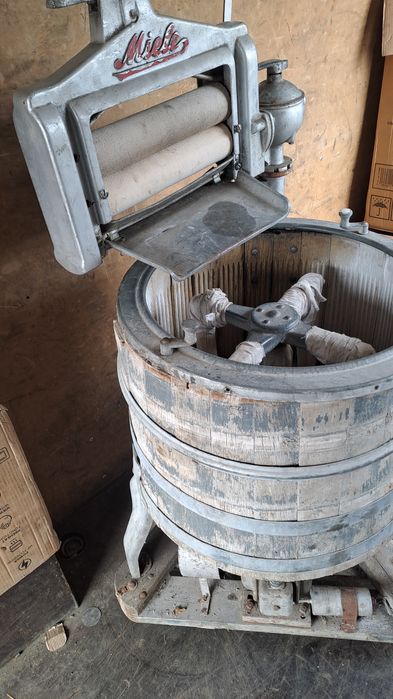 Stara antyczna pralka Miele elektryczna