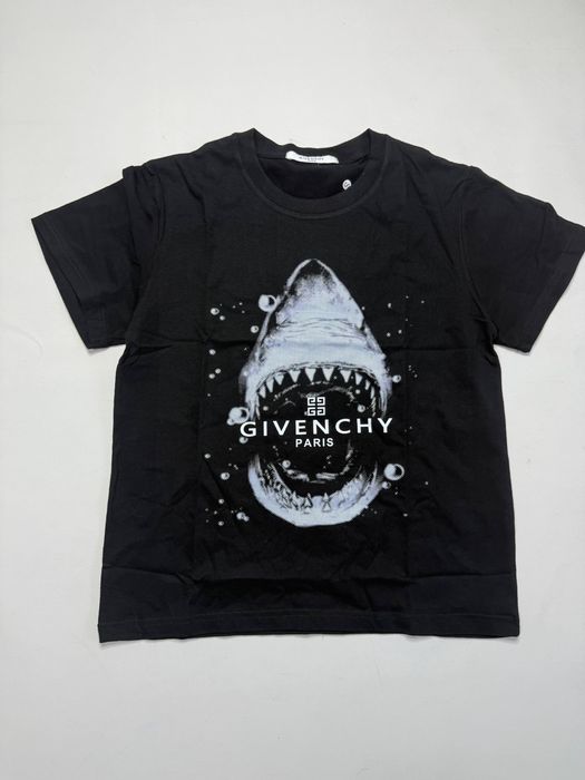 Футболка джіванші T-shirt Givenchy