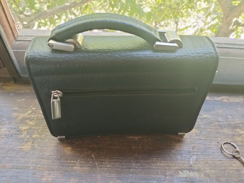 Барсетка шкіряна 2000 років.