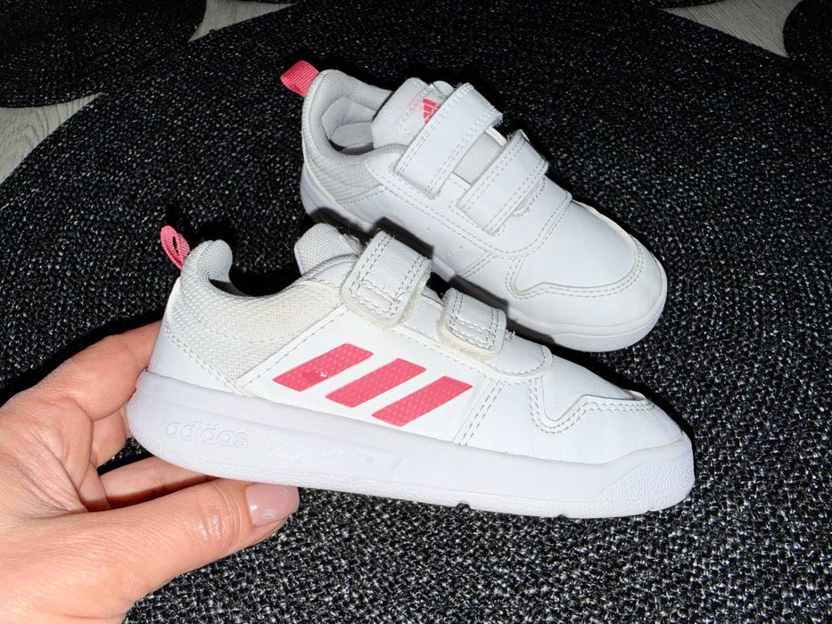 Кросівки adidas tensaurus, оригінал, р-р 25,5 ст 15,5 см