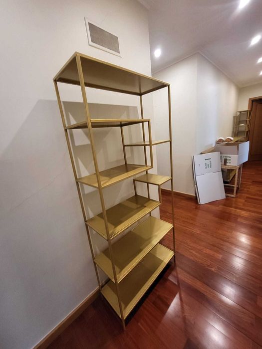 Estante Dourada Design Moderno – Estante Decorativa Compacta