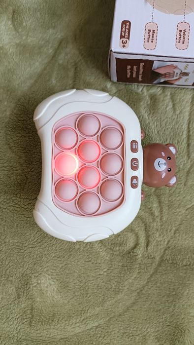 Gra elektroniczna pop it push it bubble