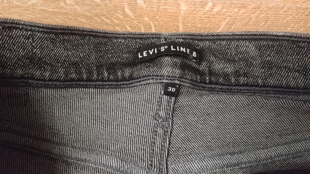 Spodnie jeans Levi's szare wysoki stan M