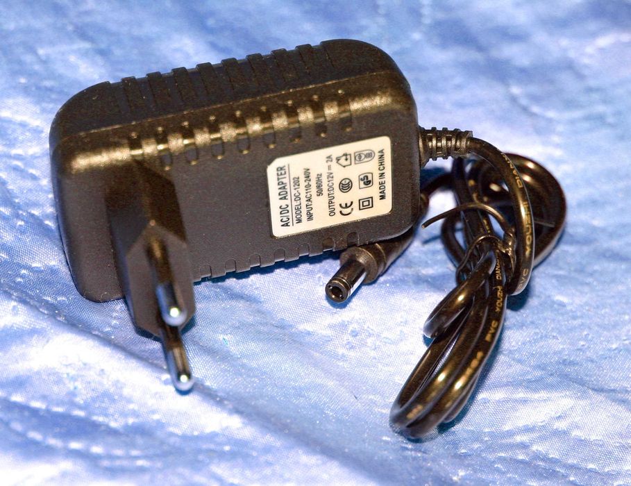 Блок живлення, зарядка, адаптер на 12 вольт. Блок питания 12 В 2 А