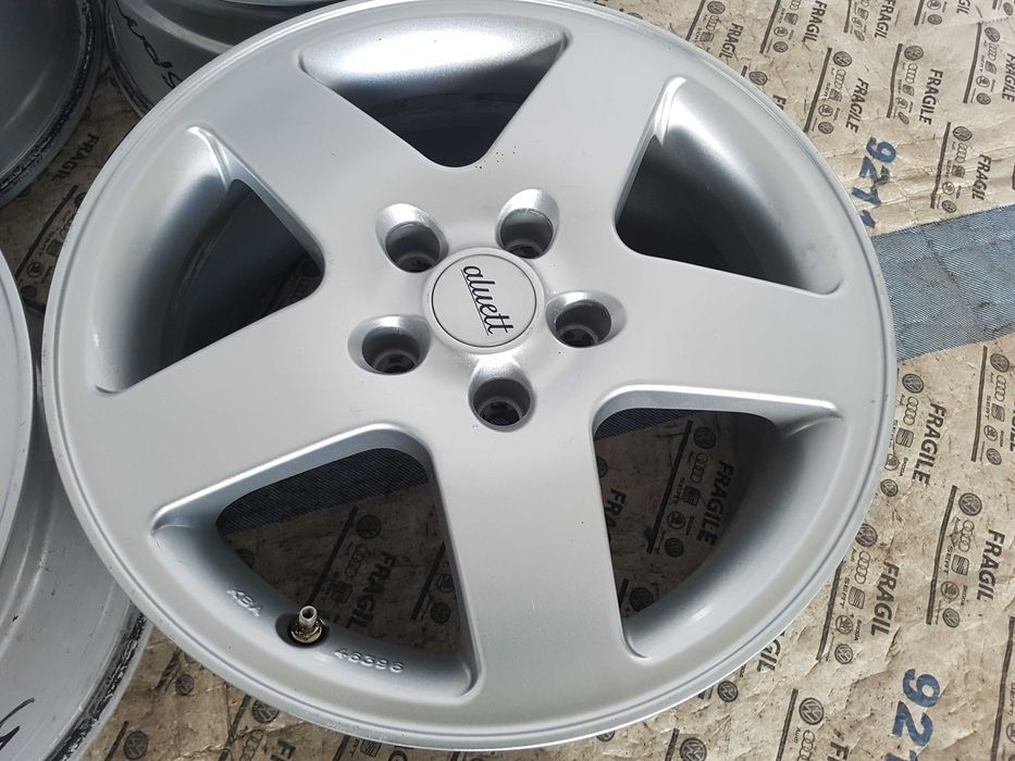 Felgi alu VW Touran Caddy Skoda Octavia Audi A4 B8    5x112  7jx16 ET38