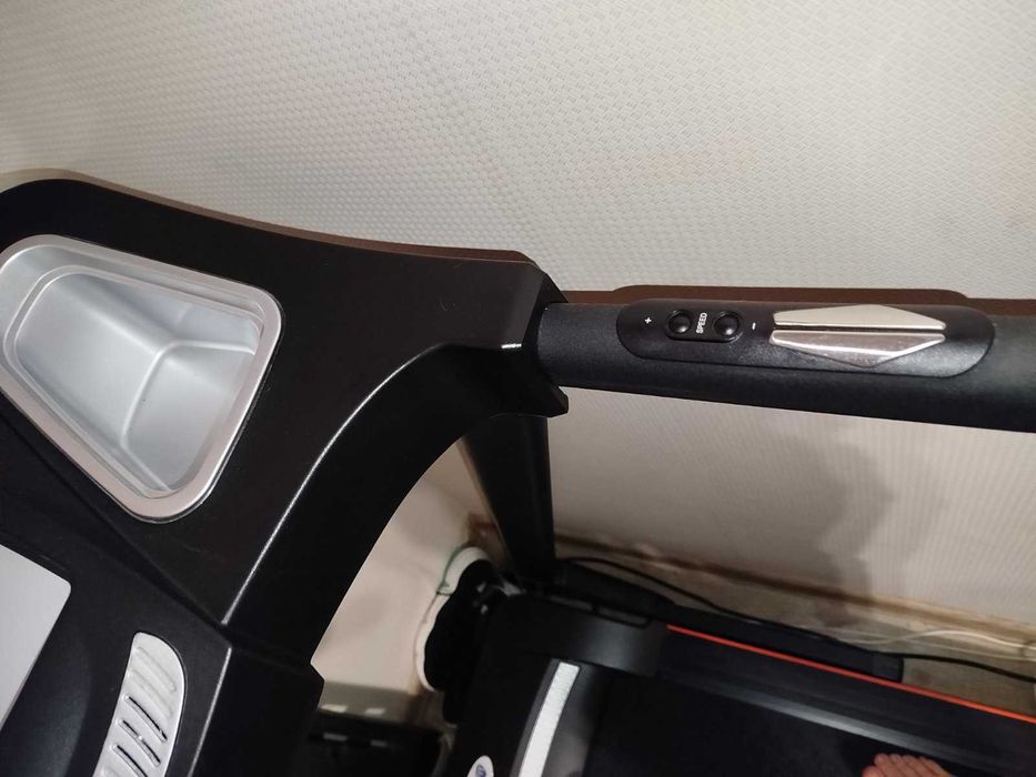 Бігова доріжка EnergyFIT 815 new (818)