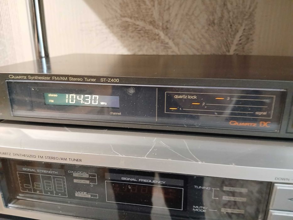 тюнеры  Technics st-z400, Onkyo Integra T-4015.