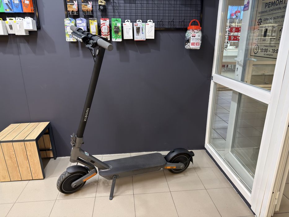 Xiaomi Mi Scooter 4 Ultra в гарному стані