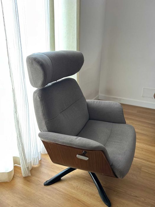 Cadeirão Manual Relax Osaka com Pouff - Excelente Estado