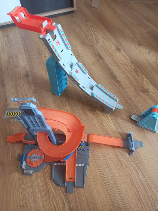 100 elementów - hot Wheels - track builder