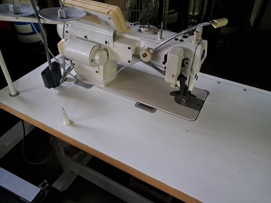 Máquina de ponto corrido