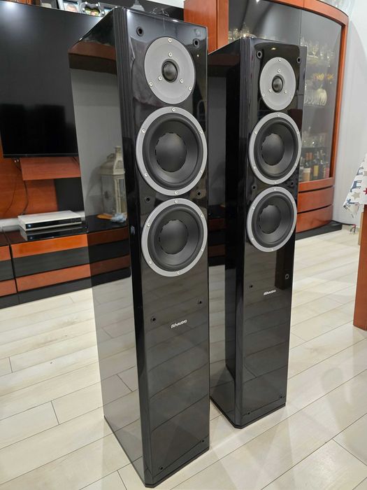 Kultowe kolumny podłogowe Dynaudio Focus 260