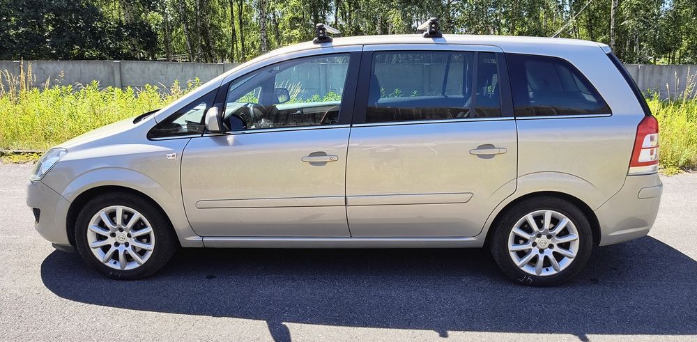 Opel Zafira 2011r 1.8 benzyna automat, 7 osobowa, hak