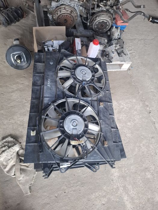 Вентилятор радіаторів/Касета радіаторів Toyota Avensis t25 2.2  Розбор