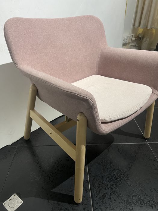 Cadeirao rosa ikea