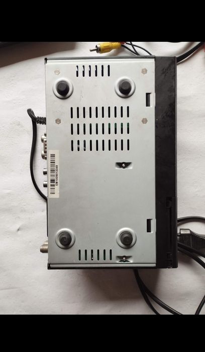 Тюнер супутниковий