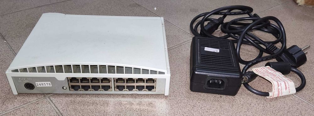 3Com Dual Speed HUB 16x 10/100Mbps, MAŁO używany, JAK NOWY