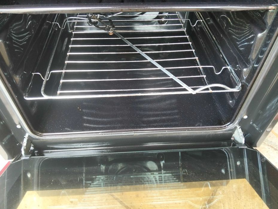 Kuchenka 60 gaz z butli.ładny stan