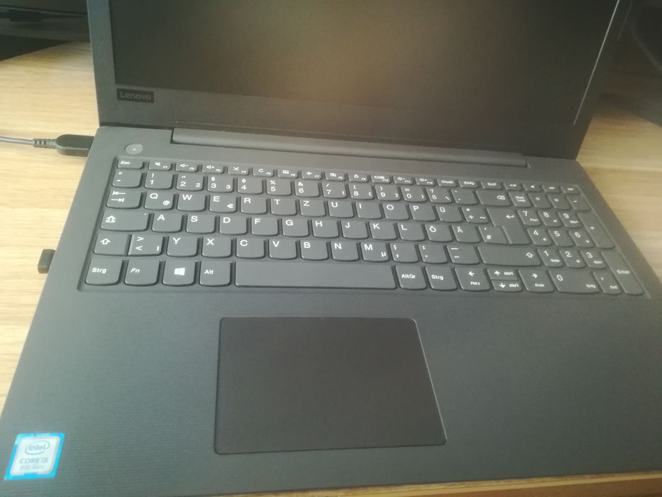 Laptop Lenovo w dobrym stanie