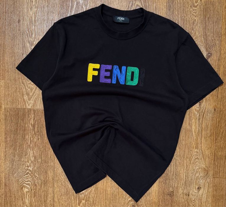 Футболка от Fendi