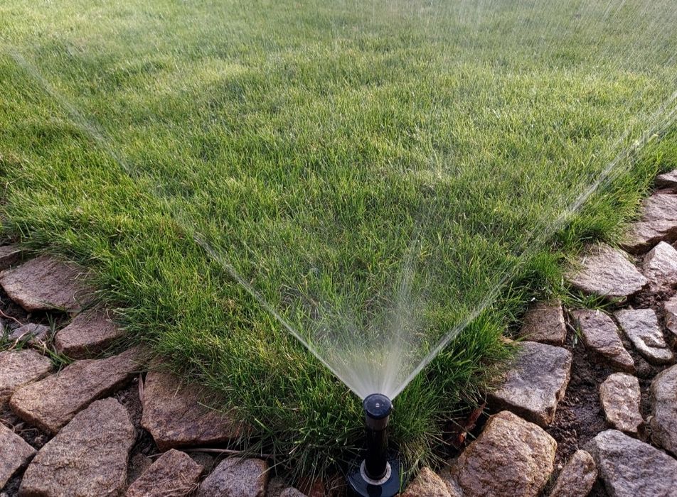 Nawodnienie/ niwelacja/ trawa