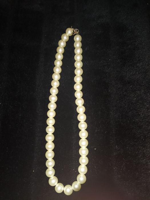 Каблучки і намисто