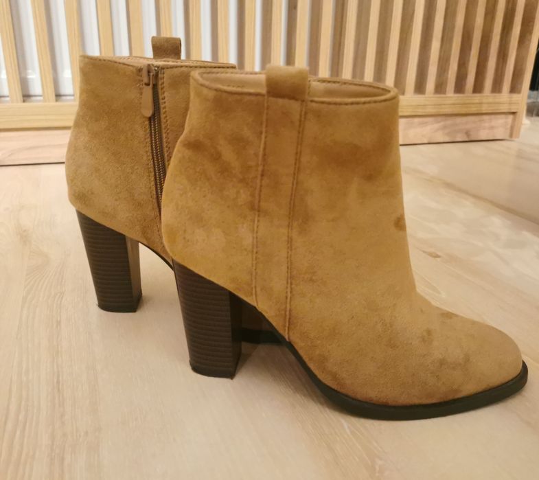 Botki zamszowe jesienne  r. 38