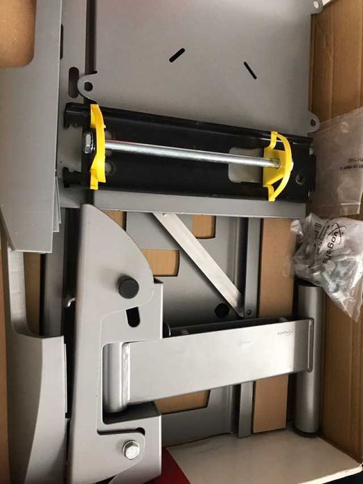 Настінне кріплення Vogels VFW365 для моніторів РК-дисплея з поворотом