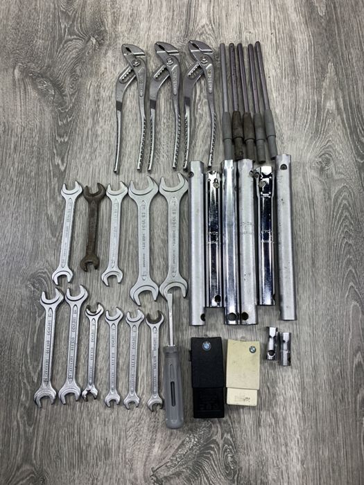 Набор інструмета bmw крюк Бмв фонарик ключі Розборка пласкогубці