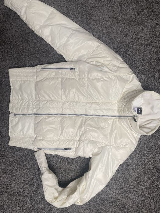 Nike puchowa lekka kurtka S kremowa pikowana 36