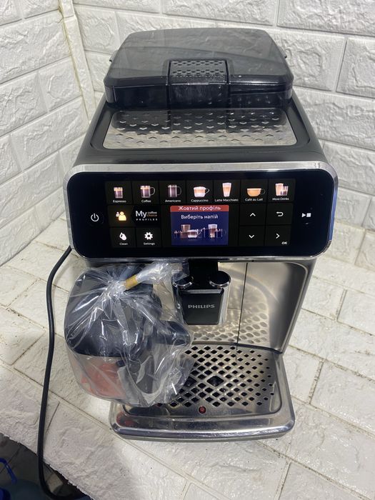 Кавомашна Philips Latte Go 5400