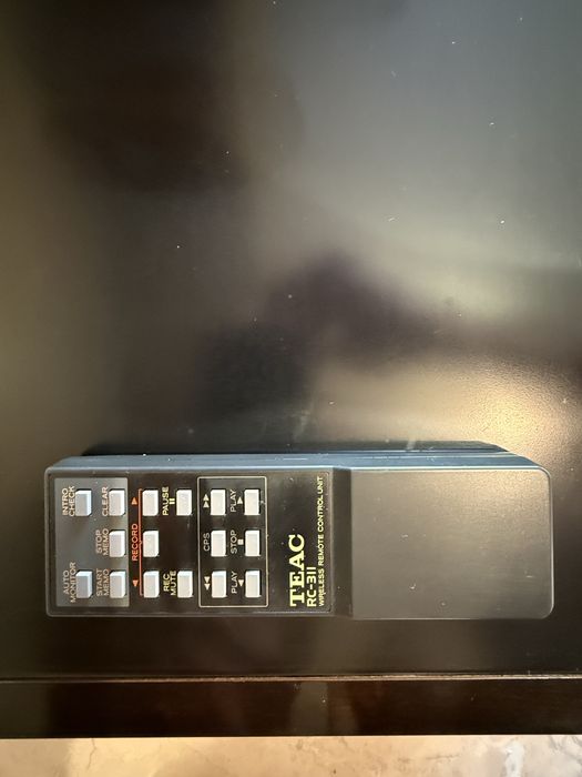 Кассетная дека высокого класса TEAC V 970X + родной пульт