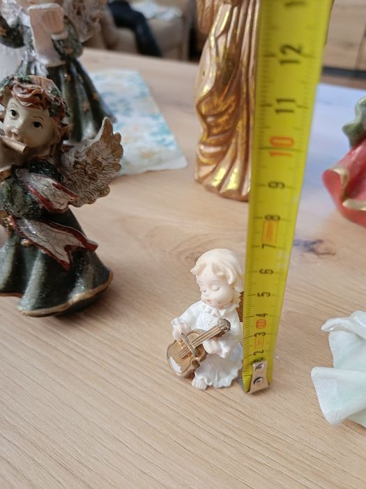 figurki Aniołki w zestawie rozlwneiz świecznik Aniołek