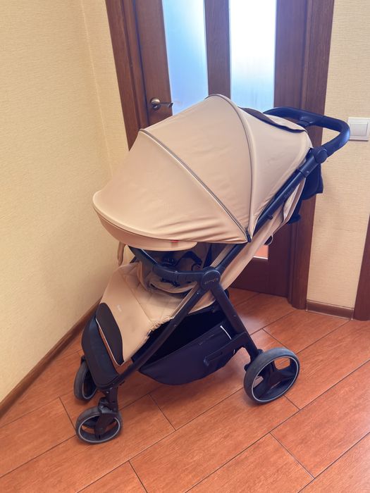 Прогулянкова коляска Carrello Bravo