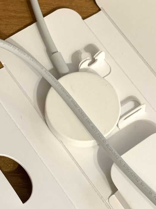 Зарядка Apple Watch оригинал магнитная зарядка  кабель из комплекта