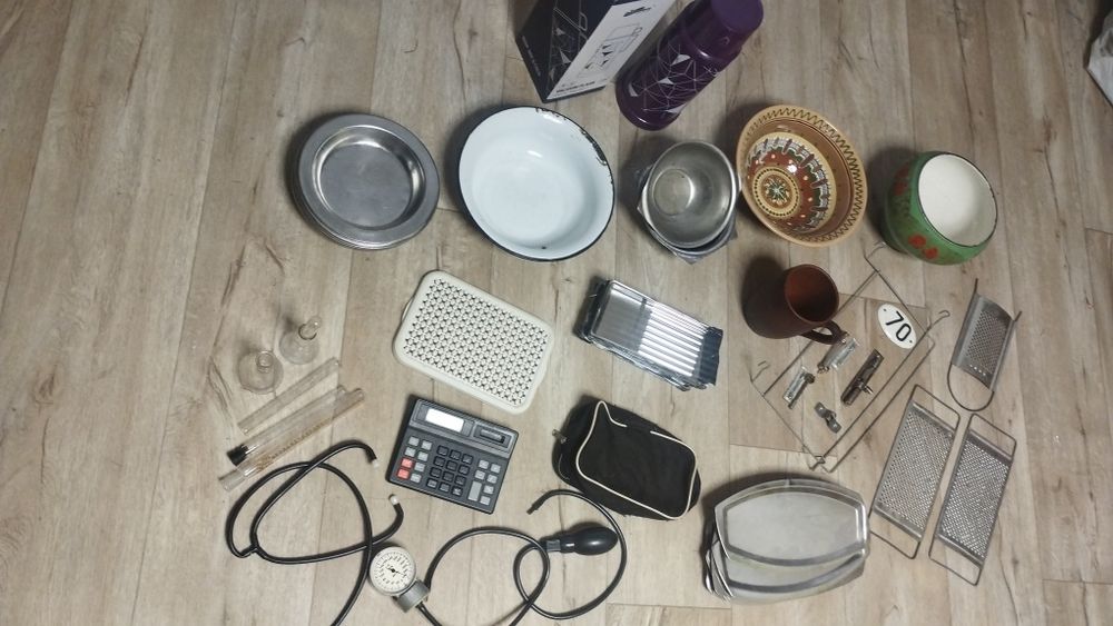 Ложки,сушилка для посуды,половник,лопатка,шумовка,казанок,миска,селедо