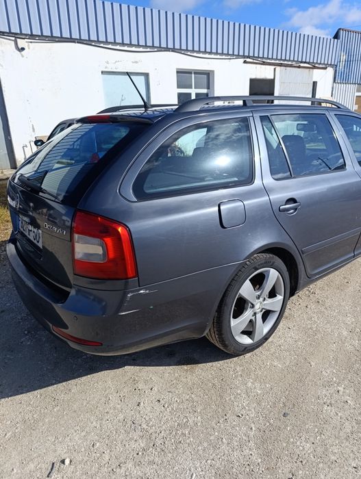 Skoda Octavia 1Z 1.6 TDI SW do Ano 2012 .Apesar dos seus 310.000km, a carrinha está impecável de mecanica